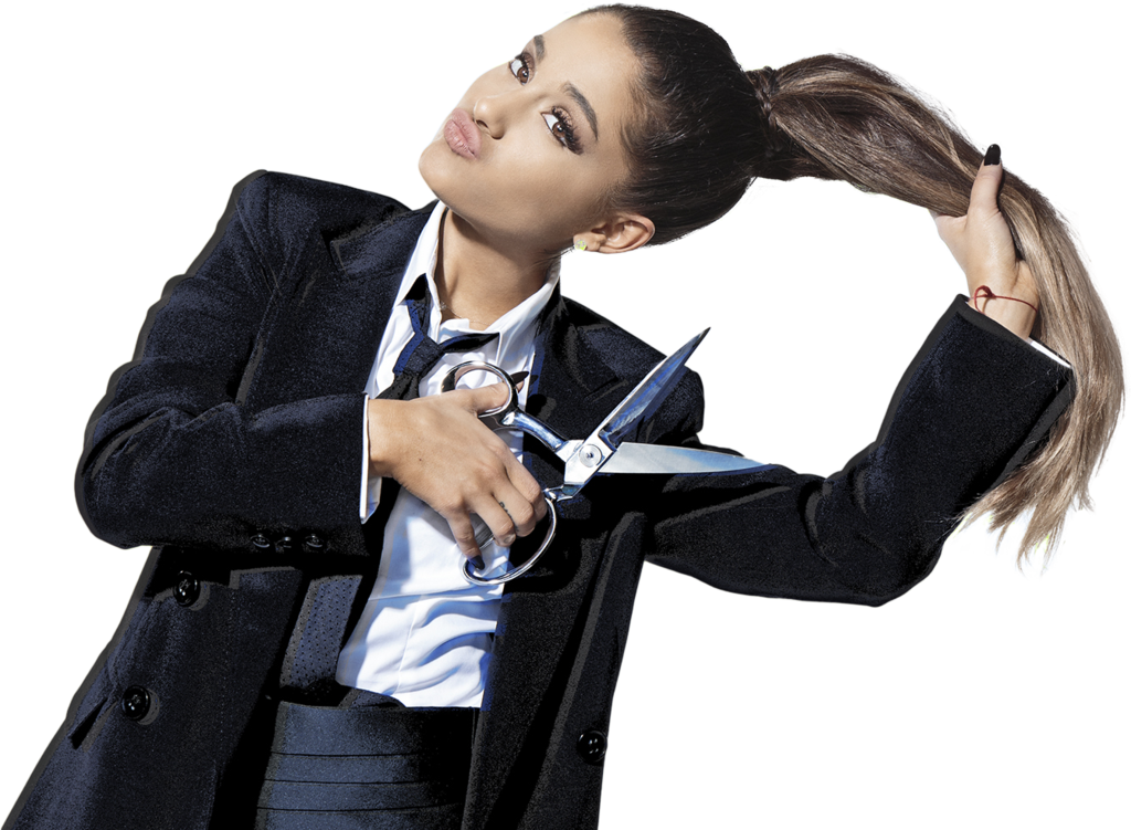 Ariana Grande Cutting her Hairs Off