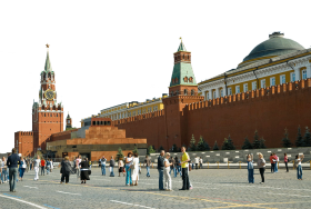 Tourists at Spasskaya Tower in Moscow